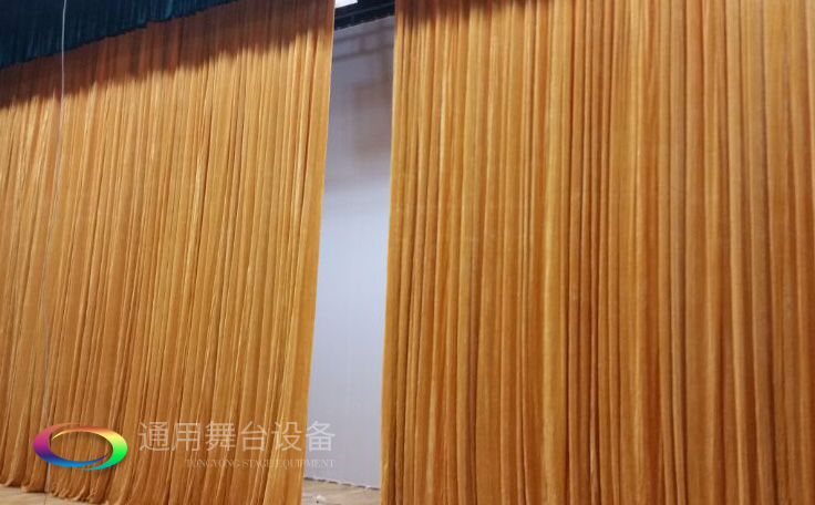 通用舞臺專業性、全方位優勢!業務涉及舞臺機械、阻燃幕布、專業燈光系統、專業音響系統