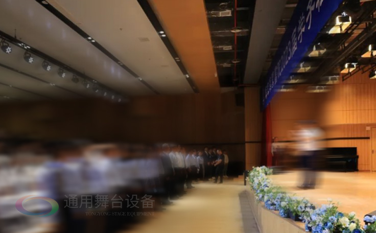 助力漢開書院文化活動(dòng)高效呈現(xiàn),彰顯企業(yè)教育場(chǎng)景服務(wù)實(shí)力!南京漢開書院舞臺(tái)阻燃幕布、大幕對(duì)開項(xiàng)目